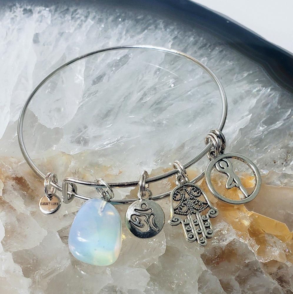 Sea Opal brings peace to its possessor and neutralizes toxic energy.